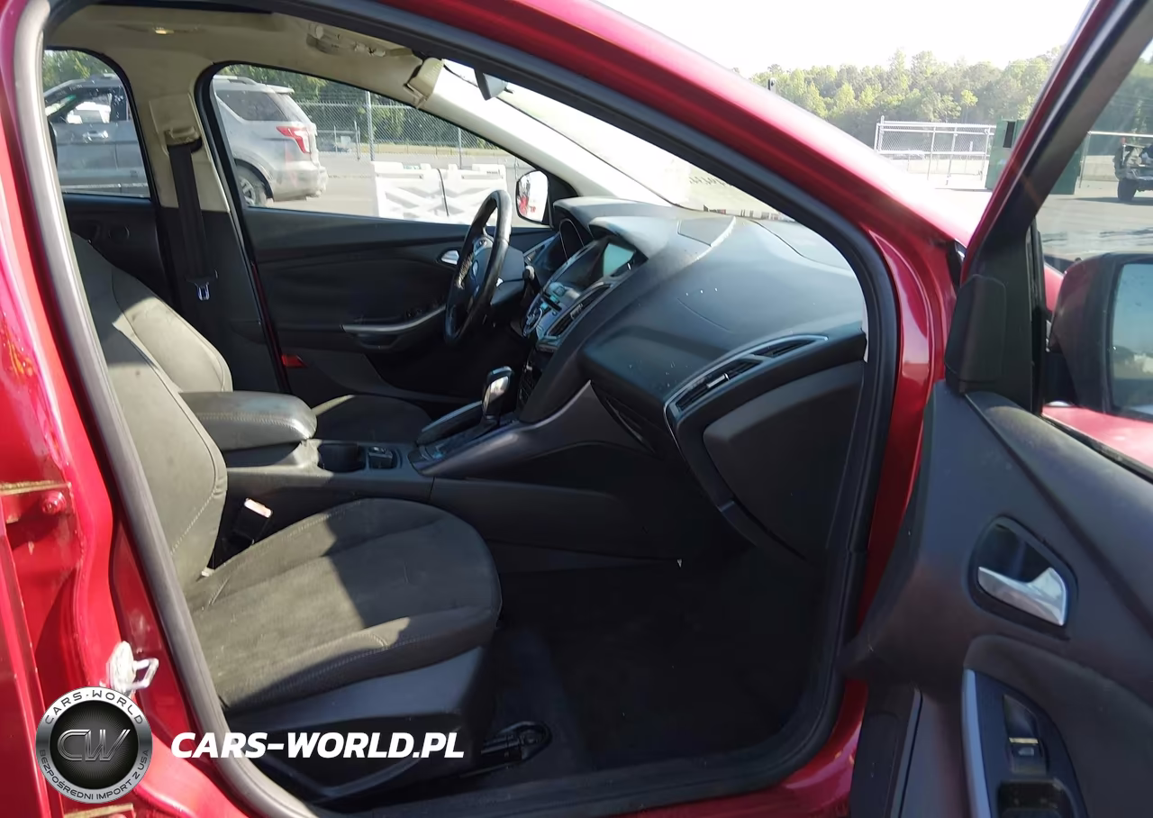 2012 Ford Focus Titanium VIN:1FAHP3J28CL461715 - 5