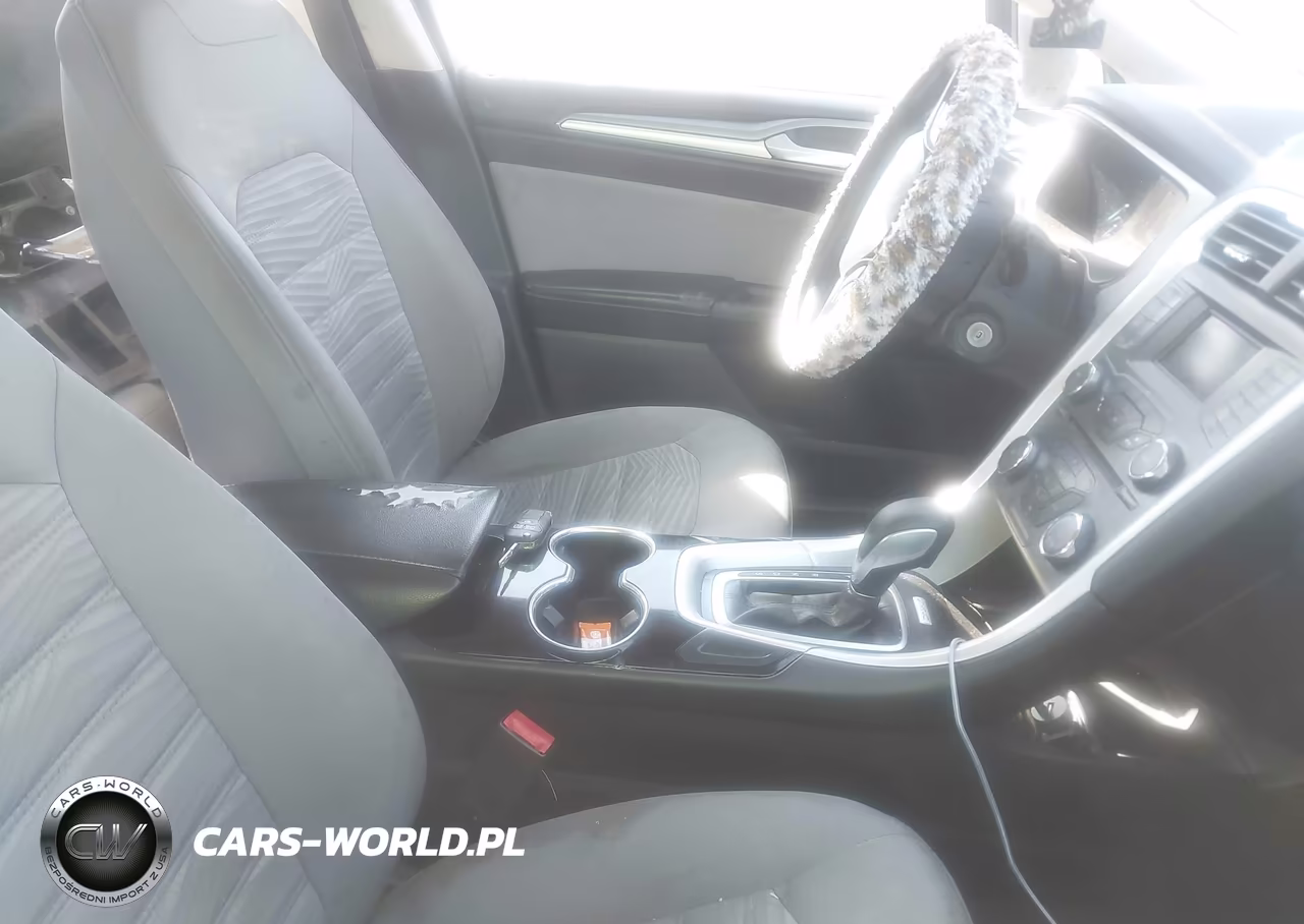 2016 Ford Fusion S VIN:3FA6P0G73GR101705 - 5