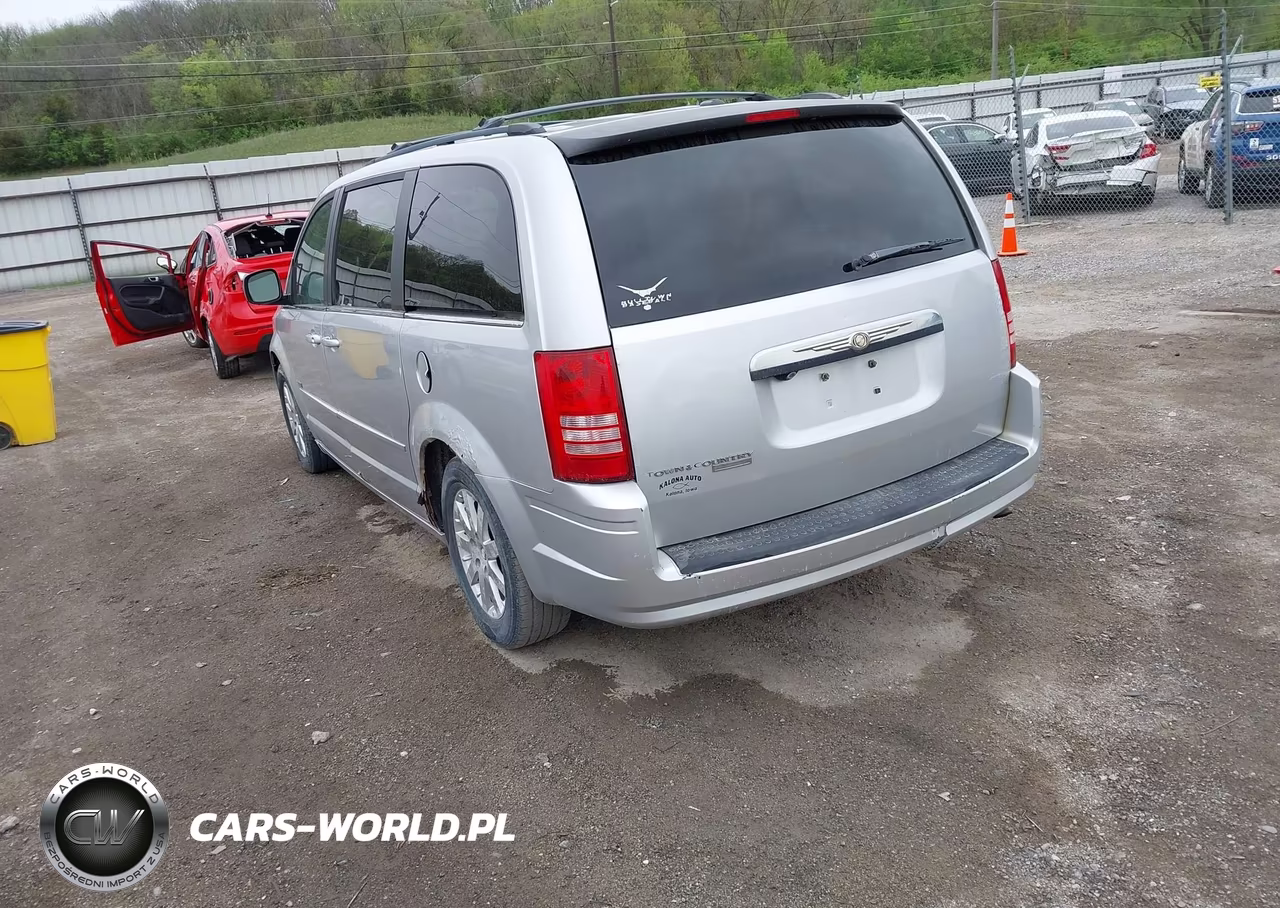 2008 Chrysler Town & Country Touring VIN:2A8HR54P18R844622 - 3