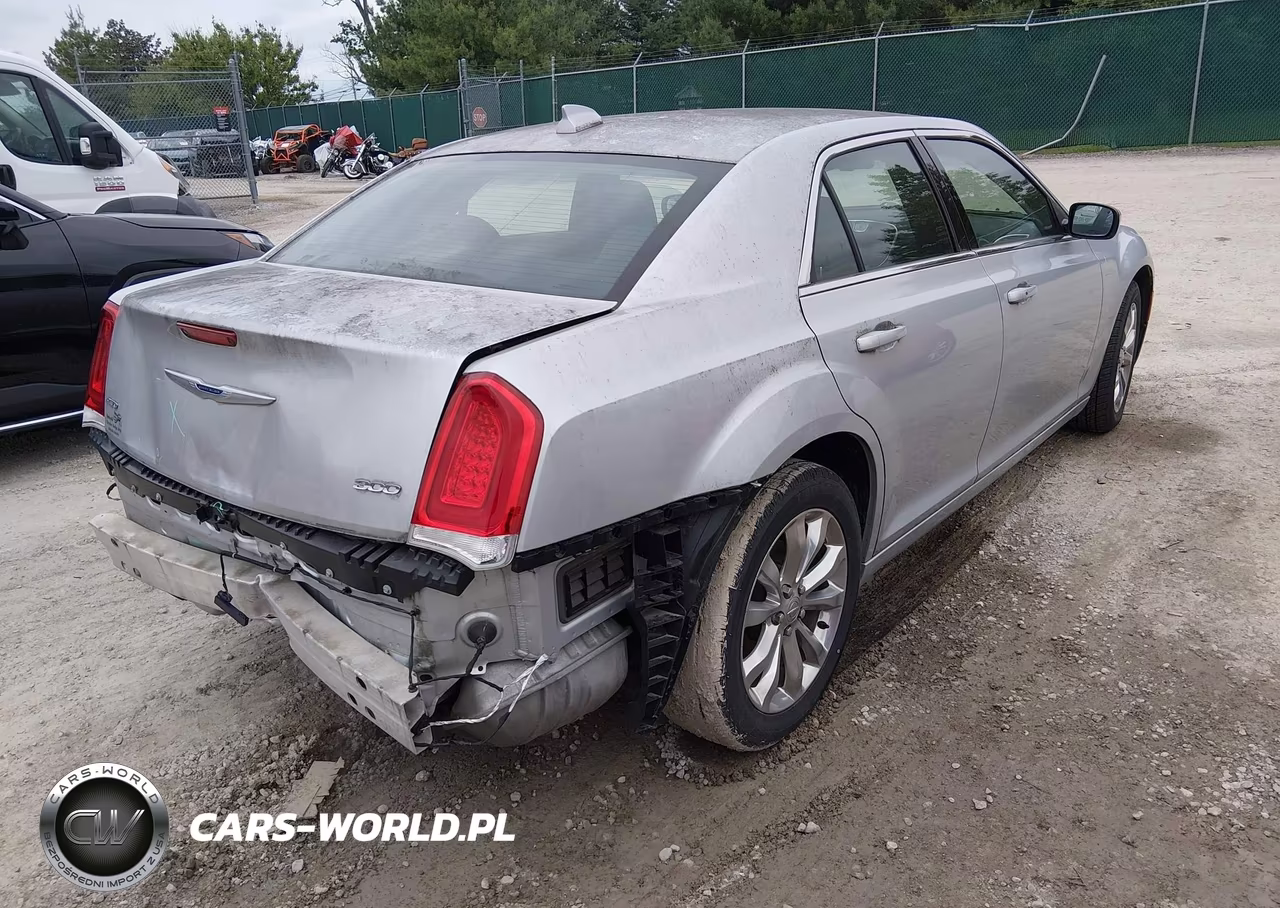 2021 Chrysler 300 Touring Awd VIN:2C3CCARG3MH534206 - 4
