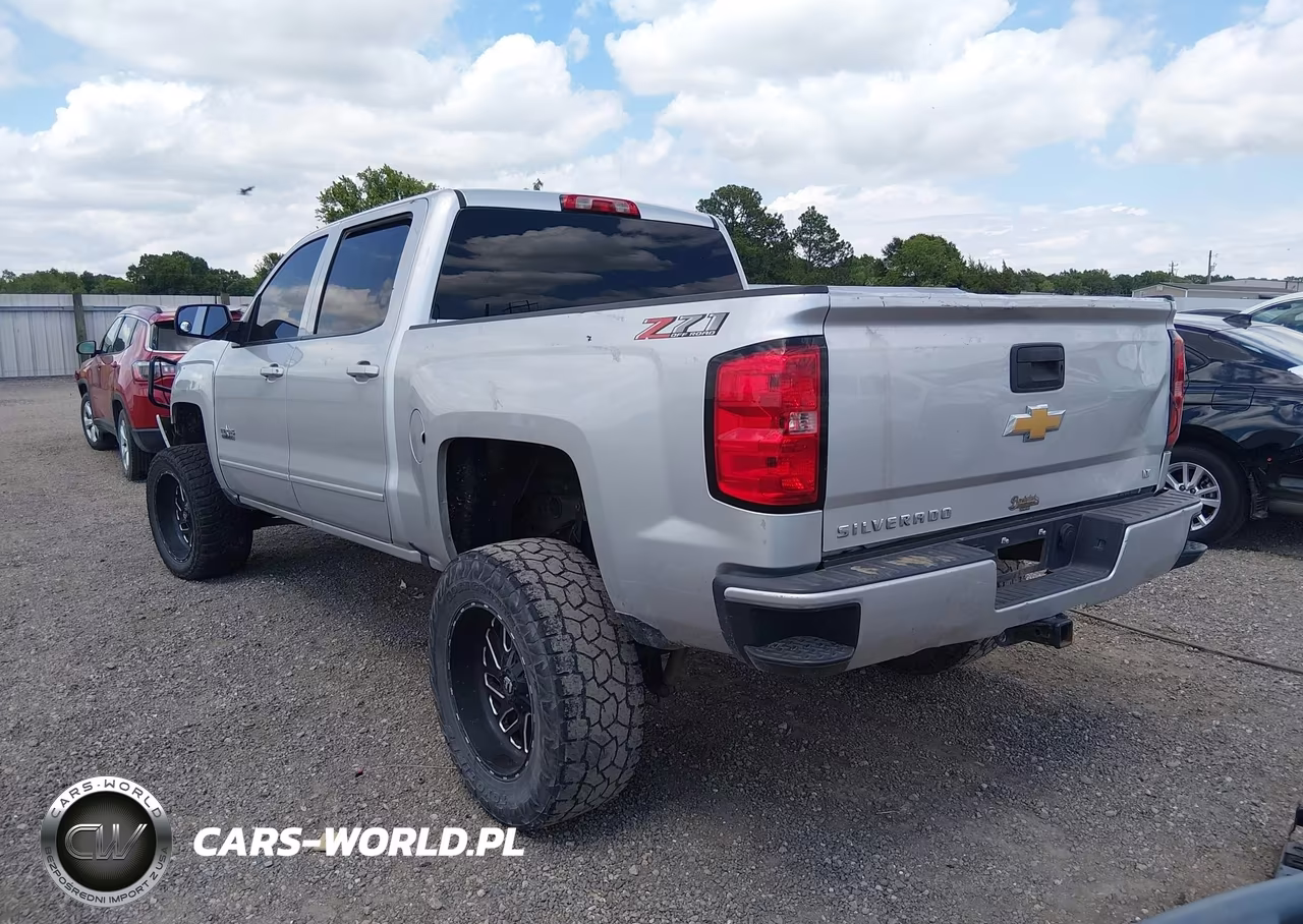 2018 Chevrolet Silverado 1500 2Lt VIN:3GCUKREC5JG185792 - 3