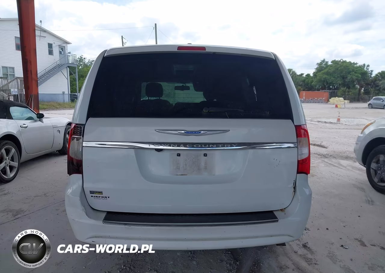 2016 Chrysler Town & Country Touring VIN:2C4RC1BG2GR157804 - 16