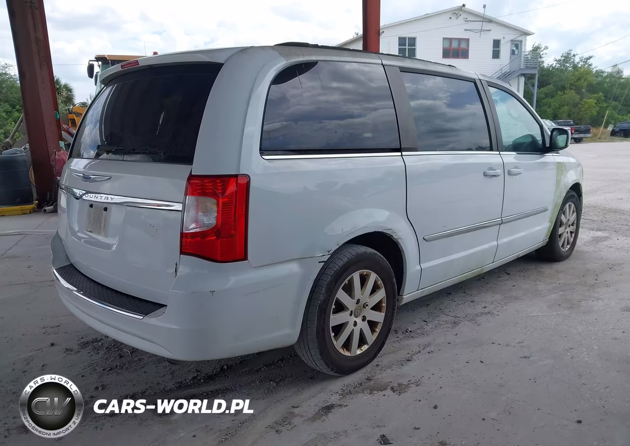 2016 Chrysler Town & Country Touring VIN:2C4RC1BG2GR157804 - 4