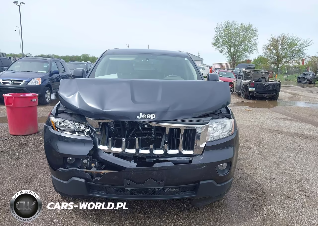 2012 Jeep Grand Cherokee Laredo VIN:1C4RJFAG6CC267715 - 12