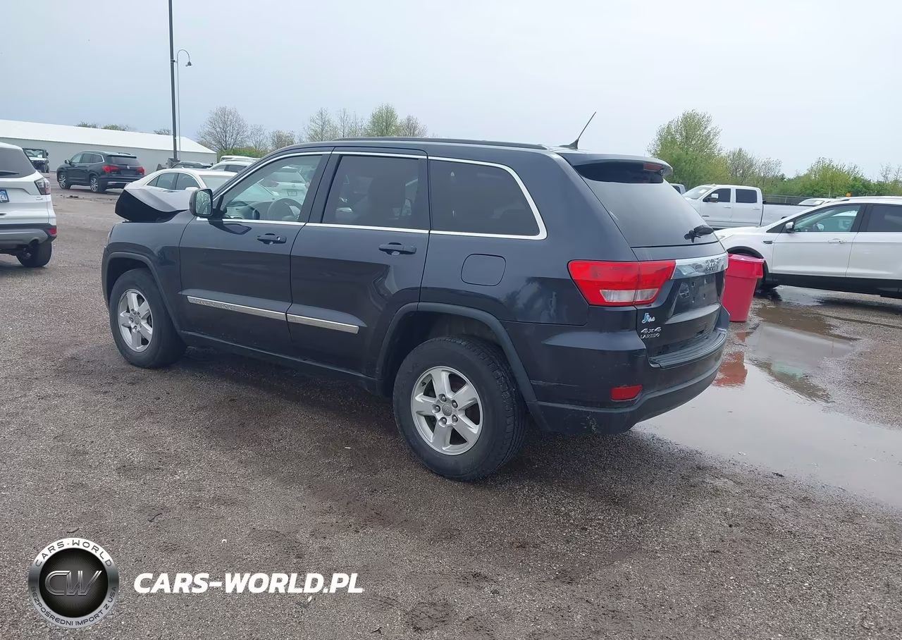 2012 Jeep Grand Cherokee Laredo VIN:1C4RJFAG6CC267715 - 3