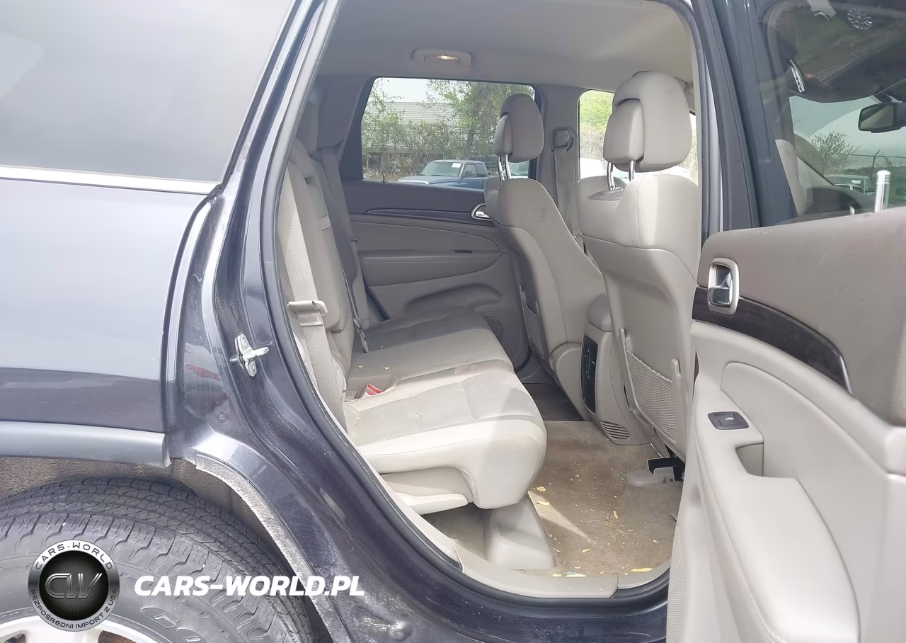 2012 Jeep Grand Cherokee Laredo VIN:1C4RJFAG6CC267715 - 8