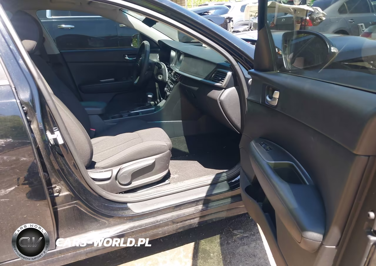 2019 Kia Optima Lx VIN:5XXGT4L35KG340782 - 5