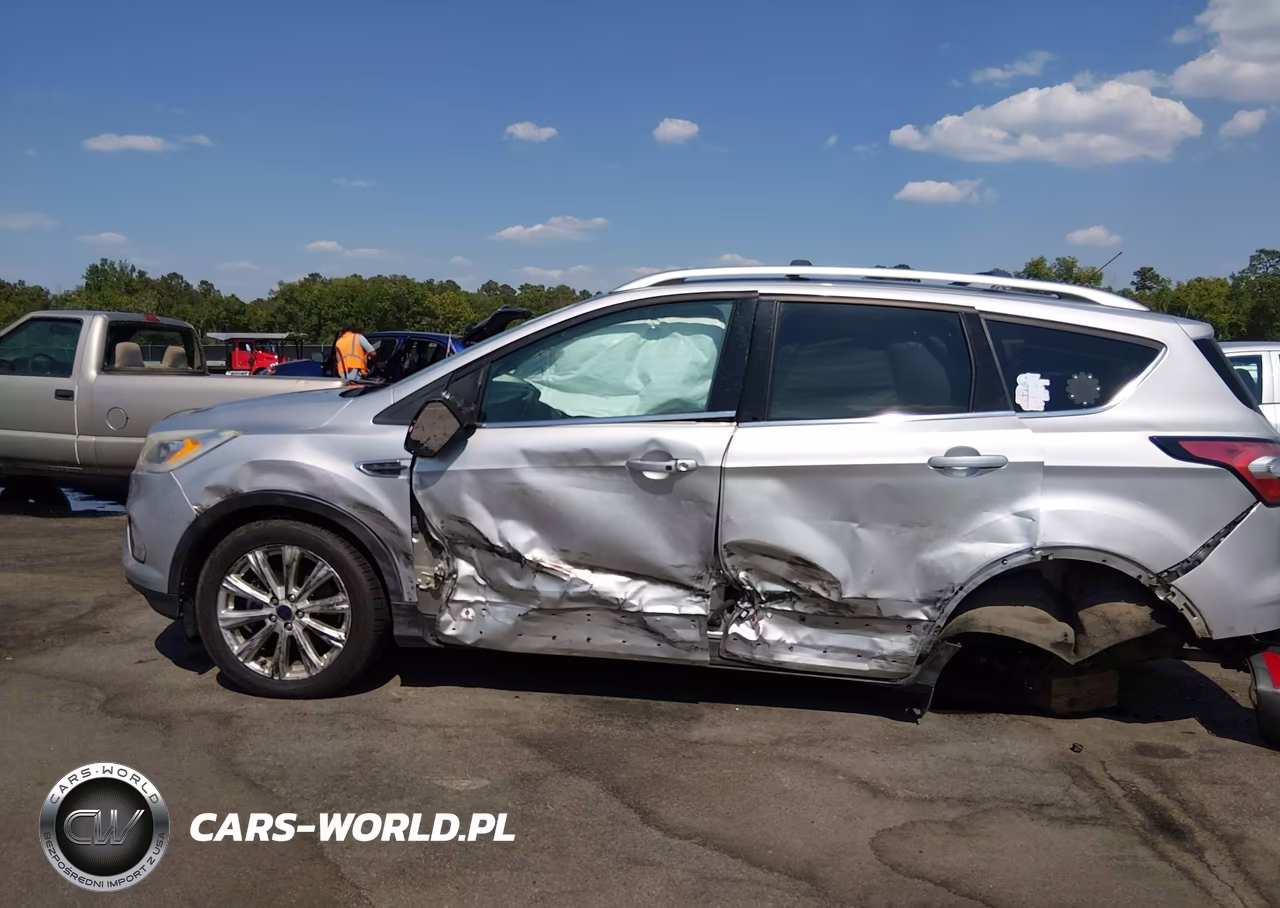 2017 Ford Escape Titanium VIN:1FMCU9J95HUE10246 - 14