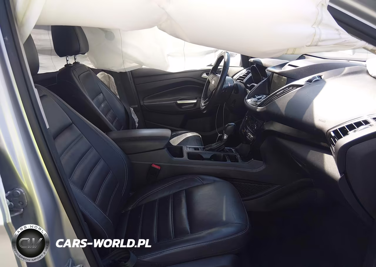 2017 Ford Escape Titanium VIN:1FMCU9J95HUE10246 - 5