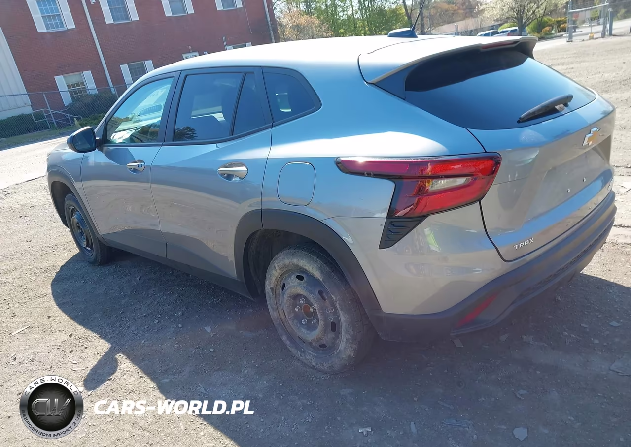 2024 Chevrolet Trax Ls VIN:KL77LFE22RC020553 - 3
