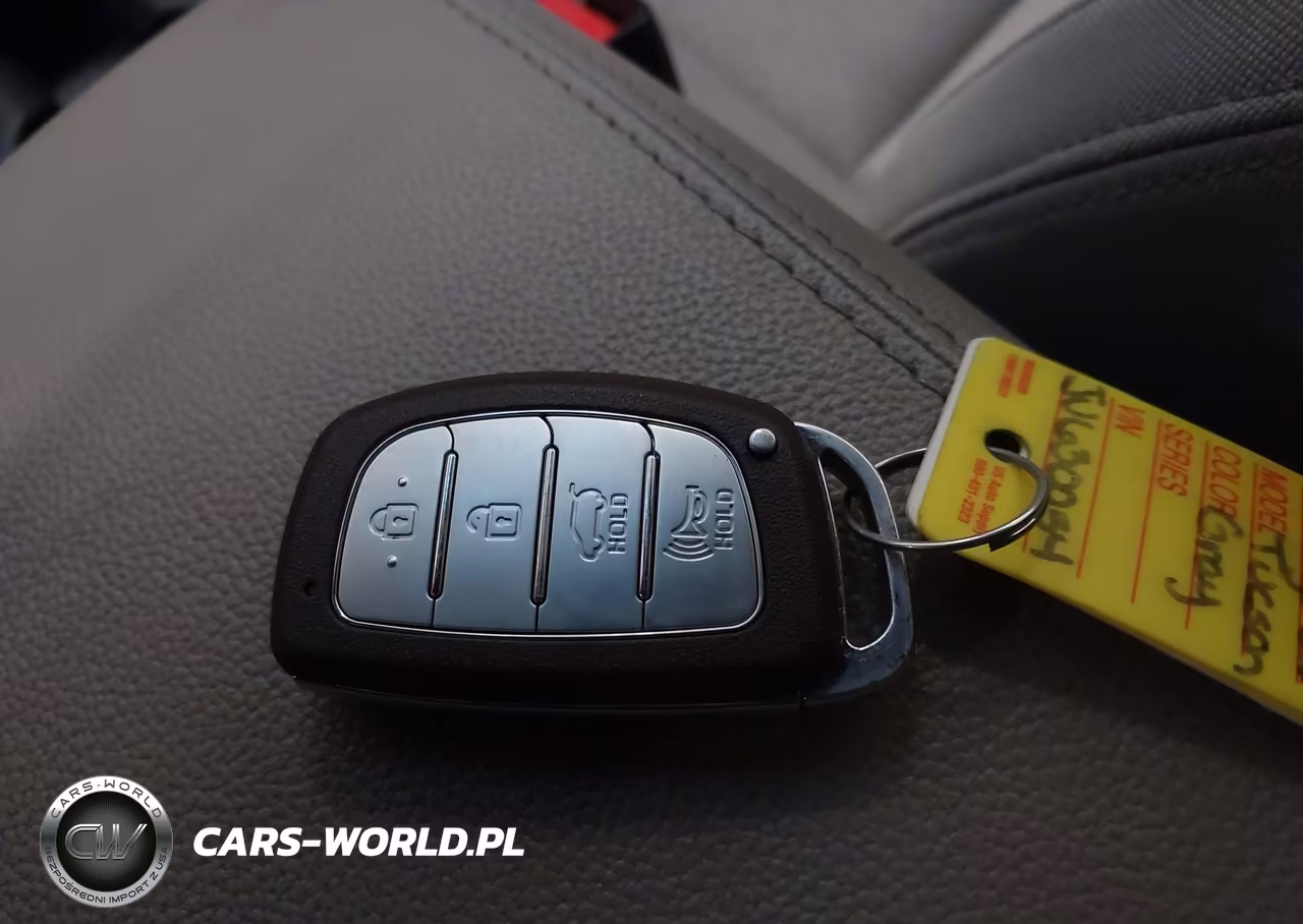 2018 Hyundai Tucson Value VIN:KM8J3CA20JU630054 - 11
