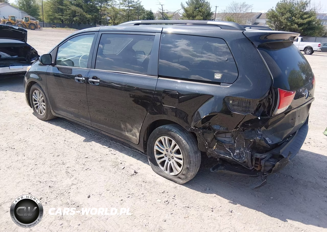 2014 Toyota Sienna Xle V6 8 Passenger VIN:5TDYK3DCXES418251 - 3
