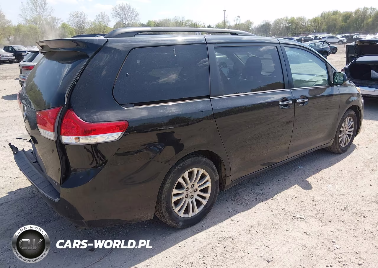 2014 Toyota Sienna Xle V6 8 Passenger VIN:5TDYK3DCXES418251 - 4