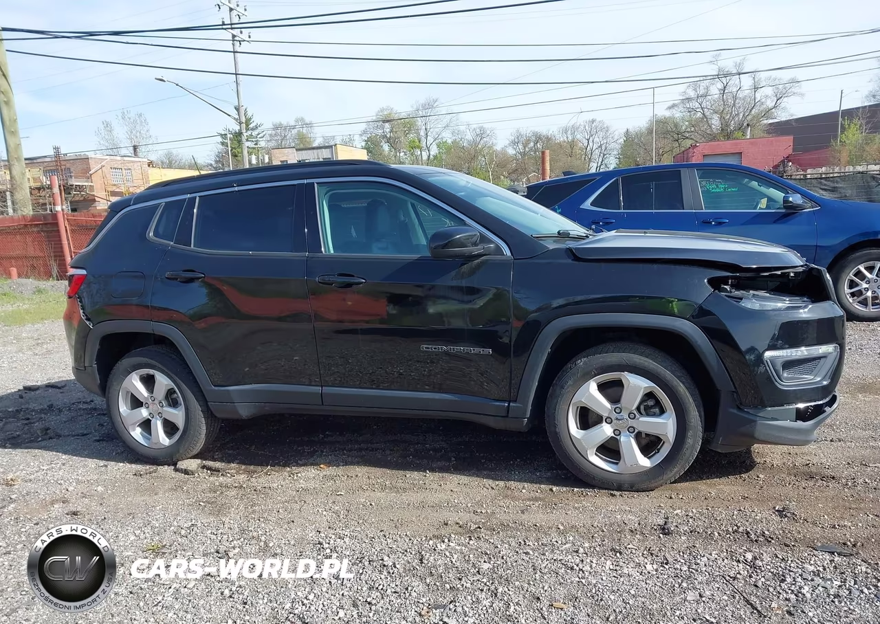 2018 Jeep Compass Latitude VIN:3C4NJDBB5JT138842 - 13