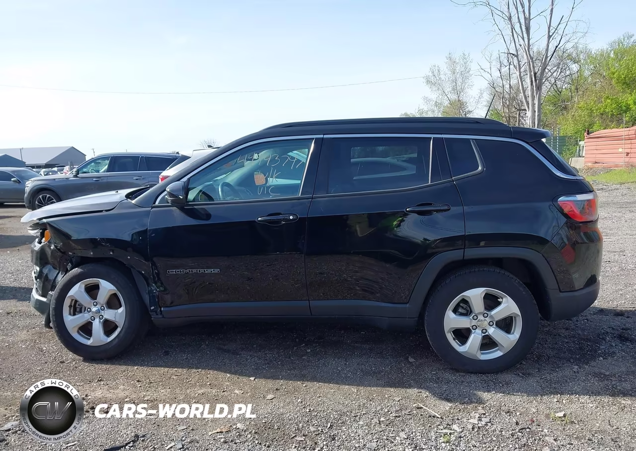 2018 Jeep Compass Latitude VIN:3C4NJDBB5JT138842 - 14