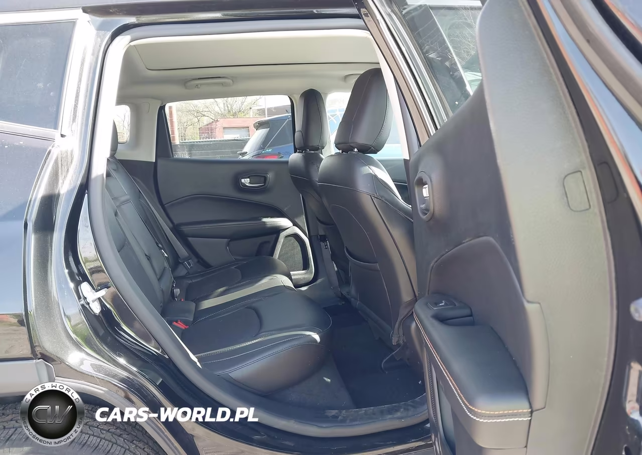 2018 Jeep Compass Latitude VIN:3C4NJDBB5JT138842 - 8