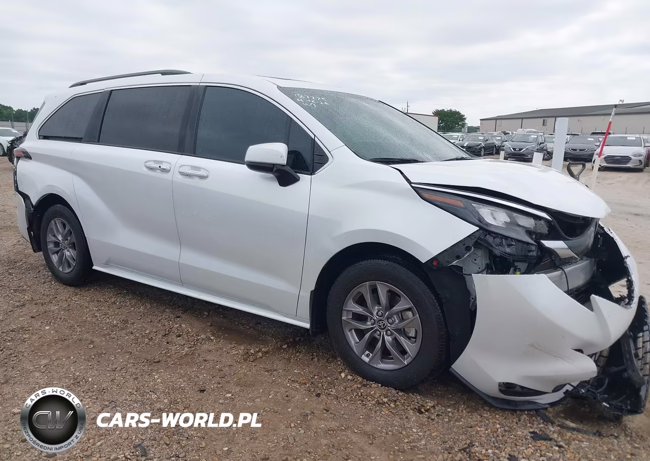 2025 Toyota Sienna Xle
