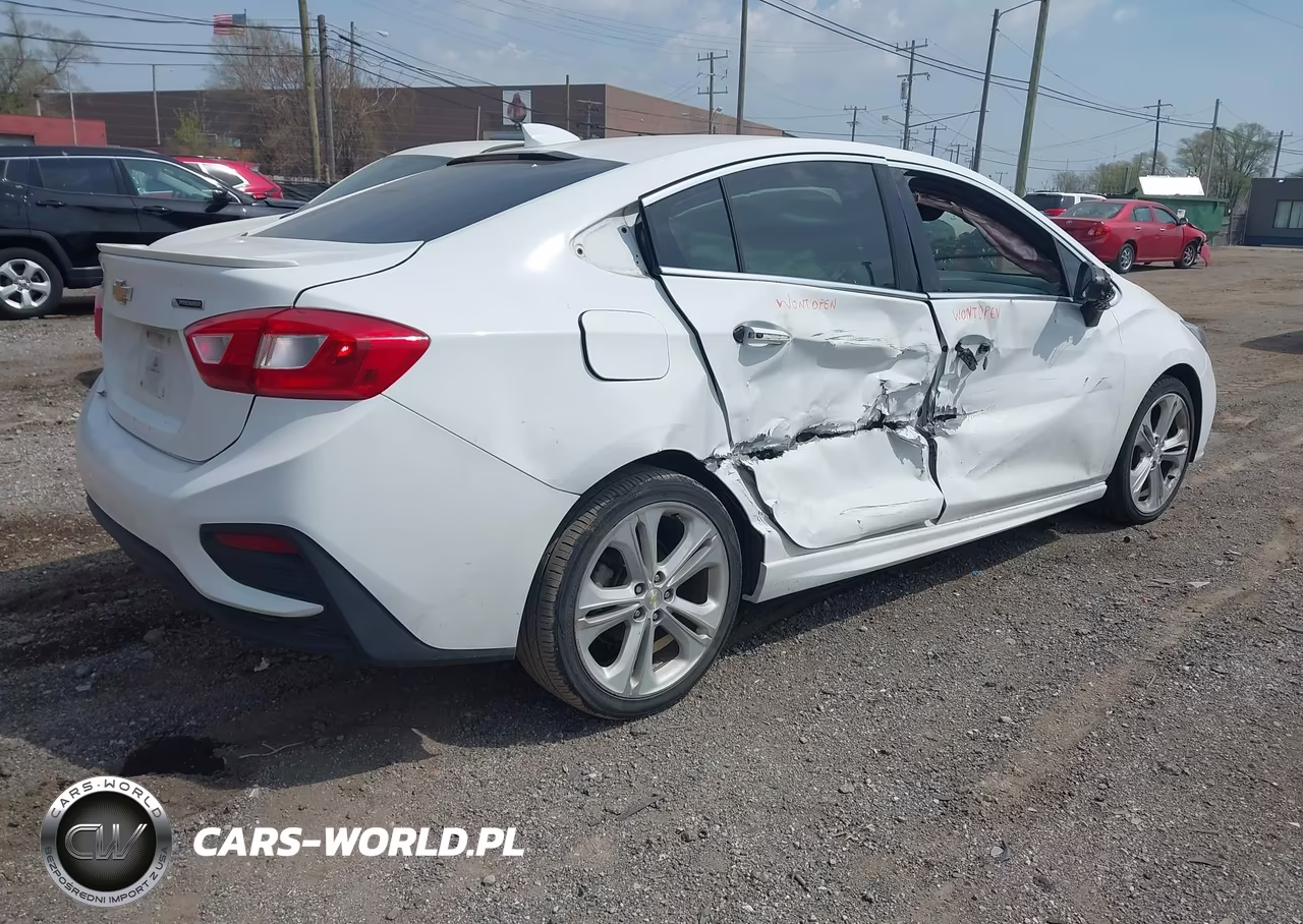 2016 Chevrolet Cruze Premier Auto VIN:1G1BG5SM5G7284835 - 4
