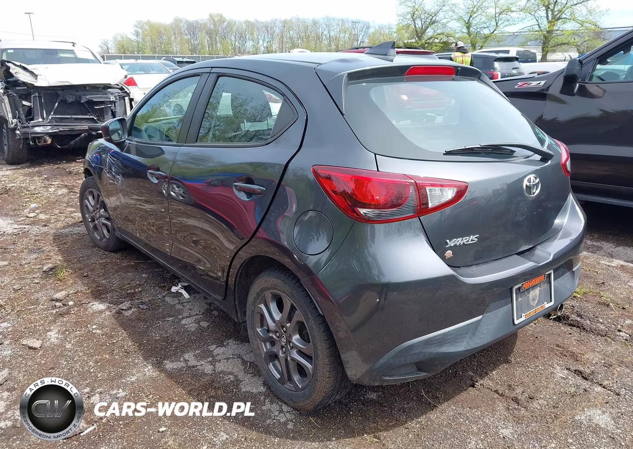 2020 Toyota Yaris Le VIN:3MYDLBJV2LY706977 - 3