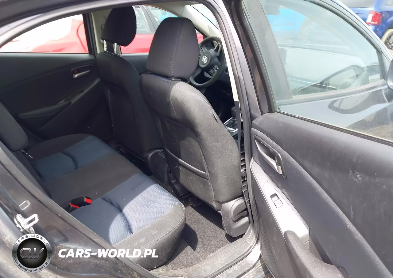 2020 Toyota Yaris Le VIN:3MYDLBJV2LY706977 - 8