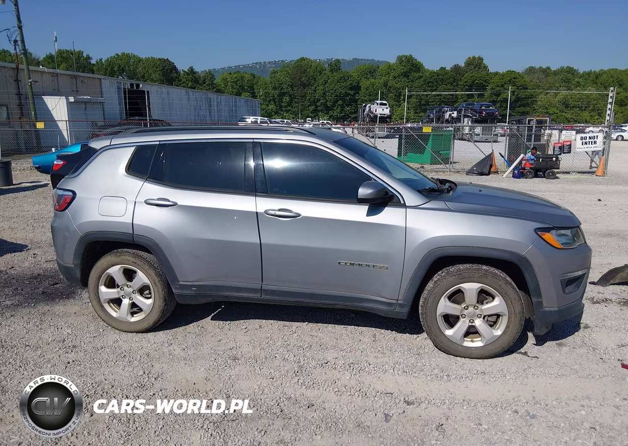 2018 Jeep Compass Latitude Fwd VIN:3C4NJCBB8JT322456 - 14