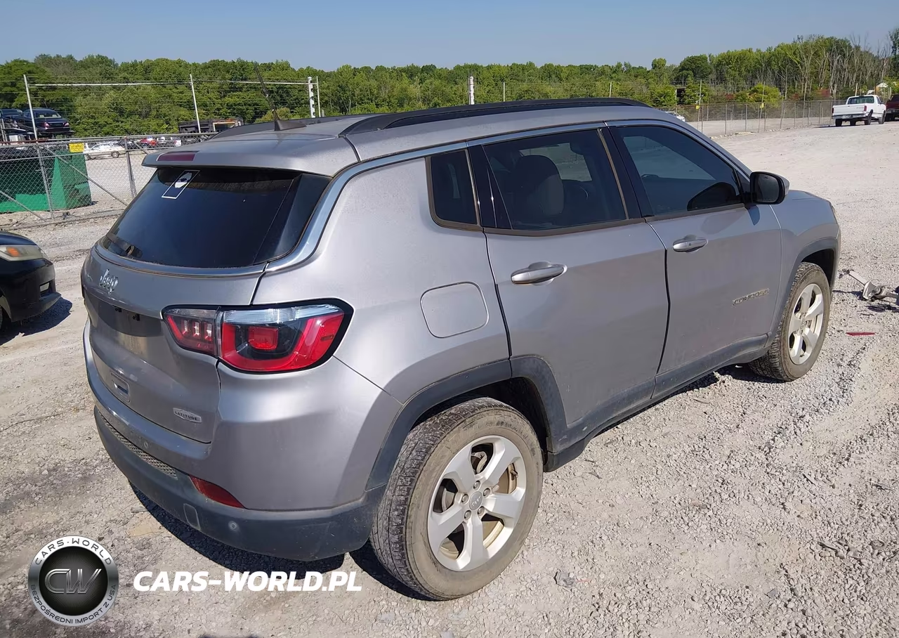 2018 Jeep Compass Latitude Fwd VIN:3C4NJCBB8JT322456 - 4