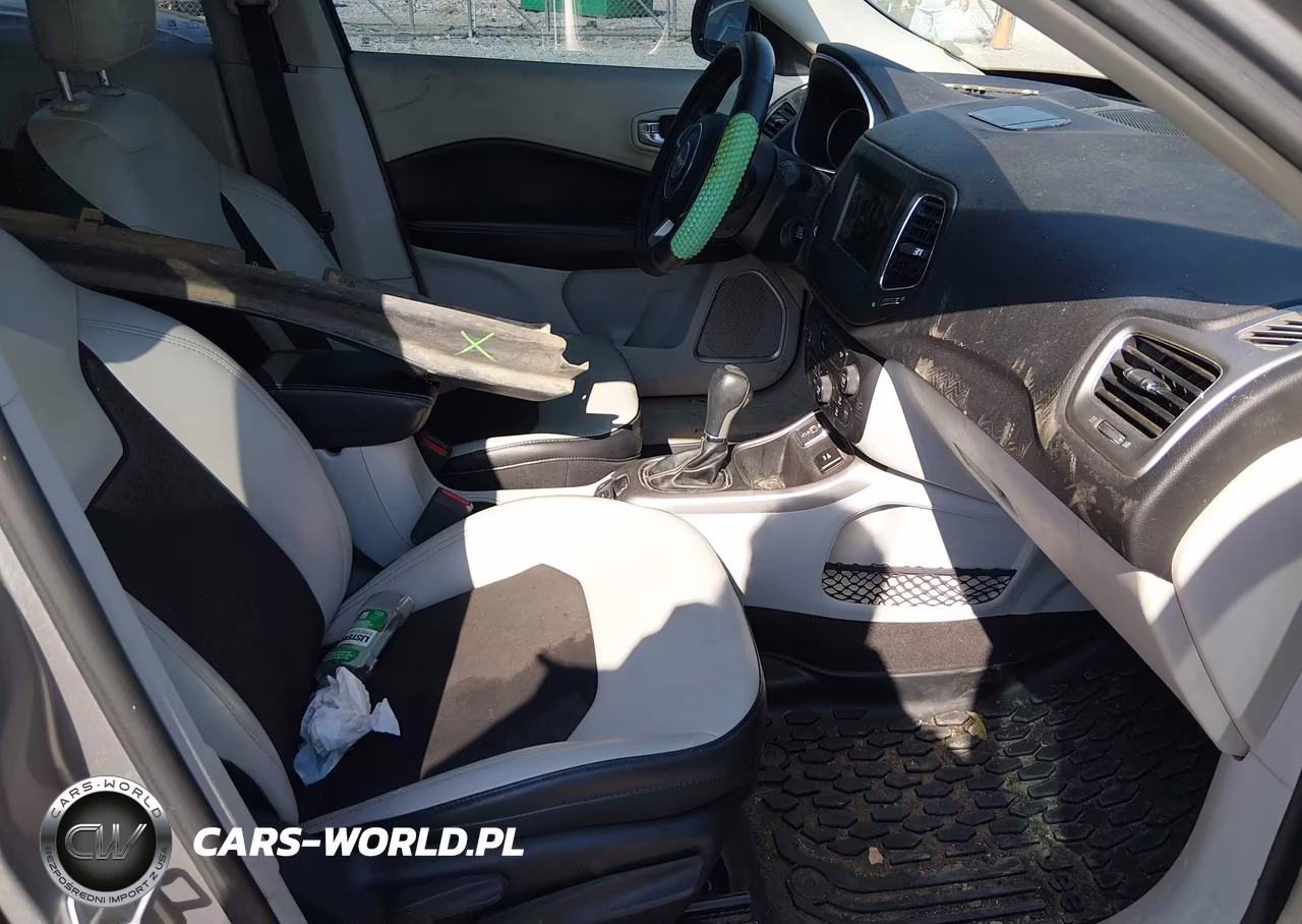 2018 Jeep Compass Latitude Fwd VIN:3C4NJCBB8JT322456 - 5