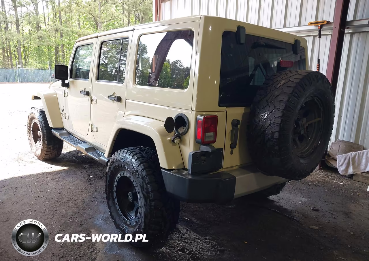 2012 Jeep Wrangler Unlimited Sahara VIN:1C4BJWEG1CL104000 - 3