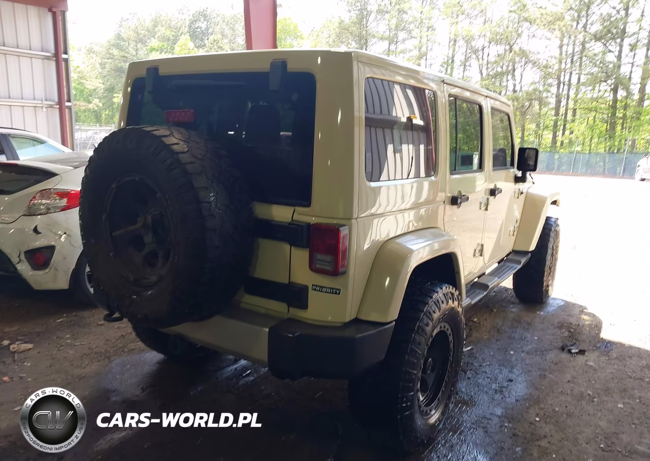 2012 Jeep Wrangler Unlimited Sahara VIN:1C4BJWEG1CL104000 - 4