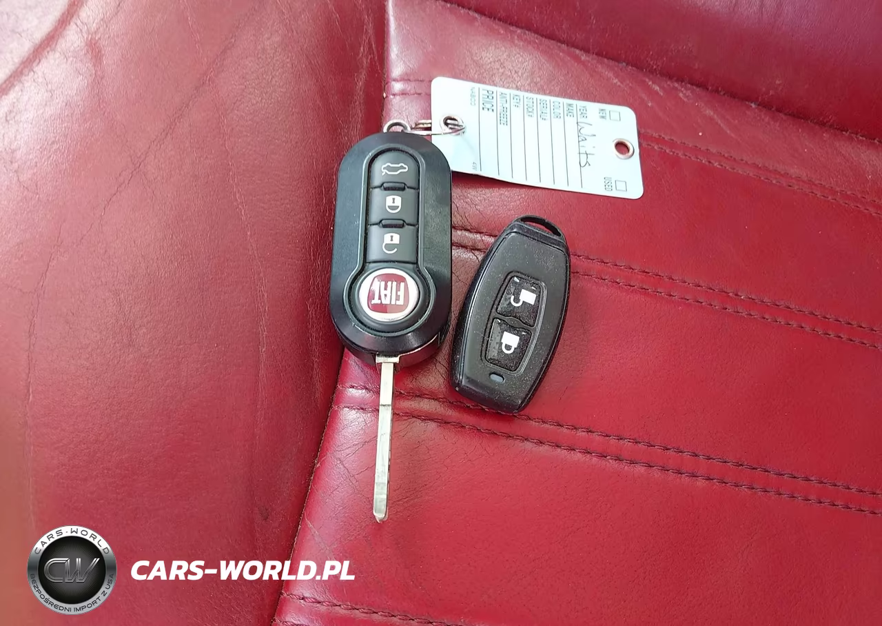 2015 Fiat 500 Lounge VIN:3C3CFFCR2FT603640 - 11