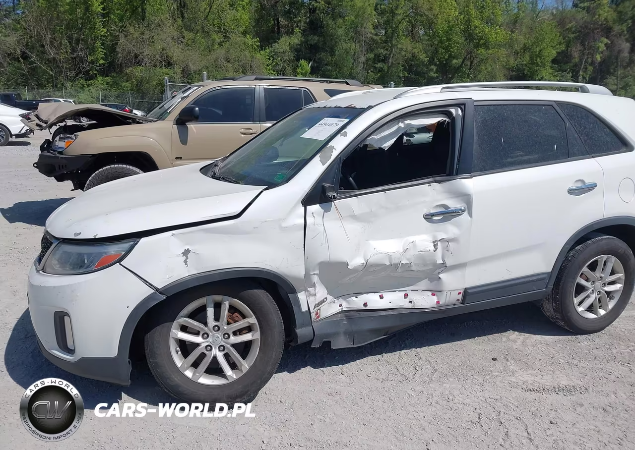 2015 Kia Sorento Lx VIN:5XYKTCA67FG571153 - 6