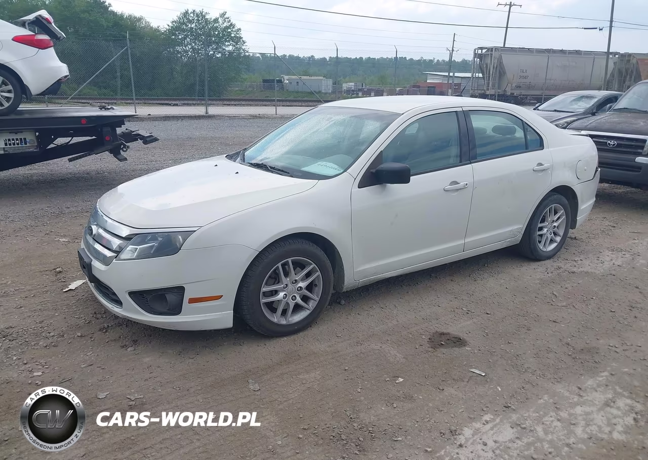 2012 Ford Fusion S VIN:3FAHP0GA1CR404738 - 2