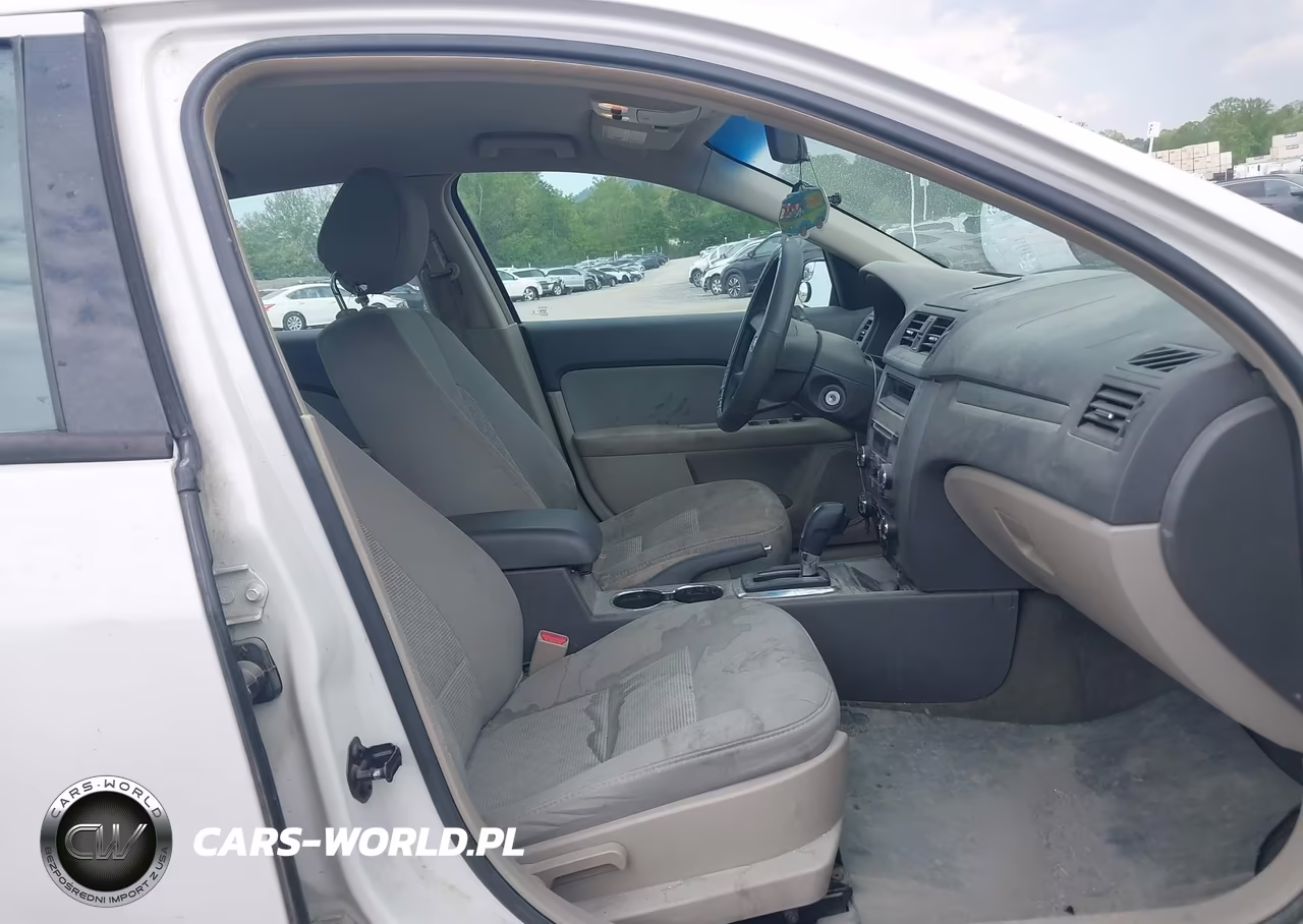 2012 Ford Fusion S VIN:3FAHP0GA1CR404738 - 5