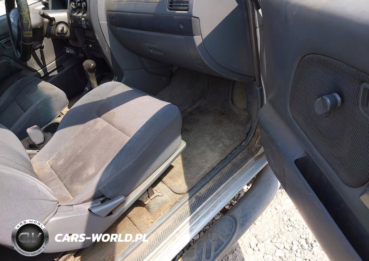 2002 Nissan Frontier Xe-V6 VIN:1N6ED29X32C353403 - 5