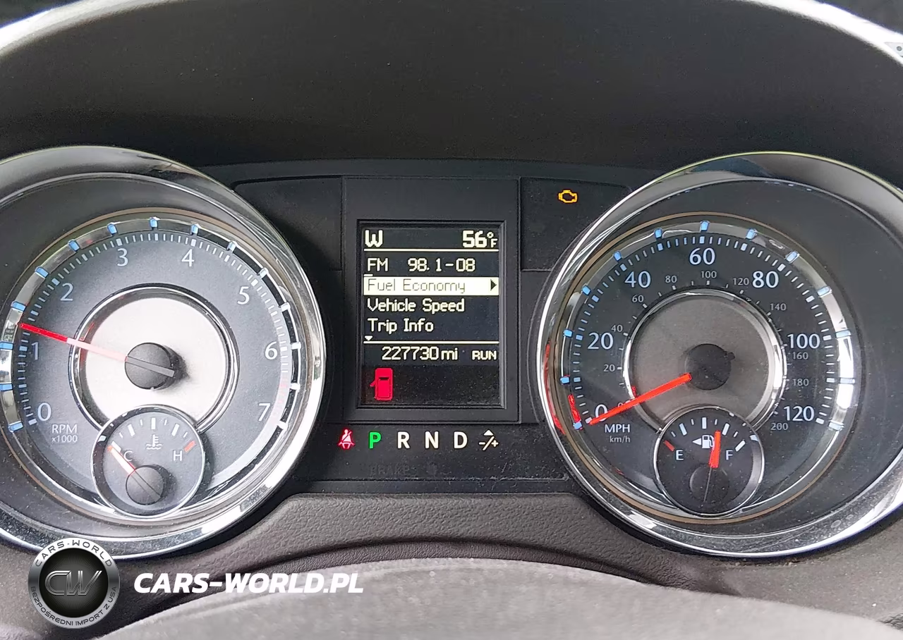 2013 Chrysler Town & Country Touring-L VIN:2C4RC1CG9DR816021 - 7