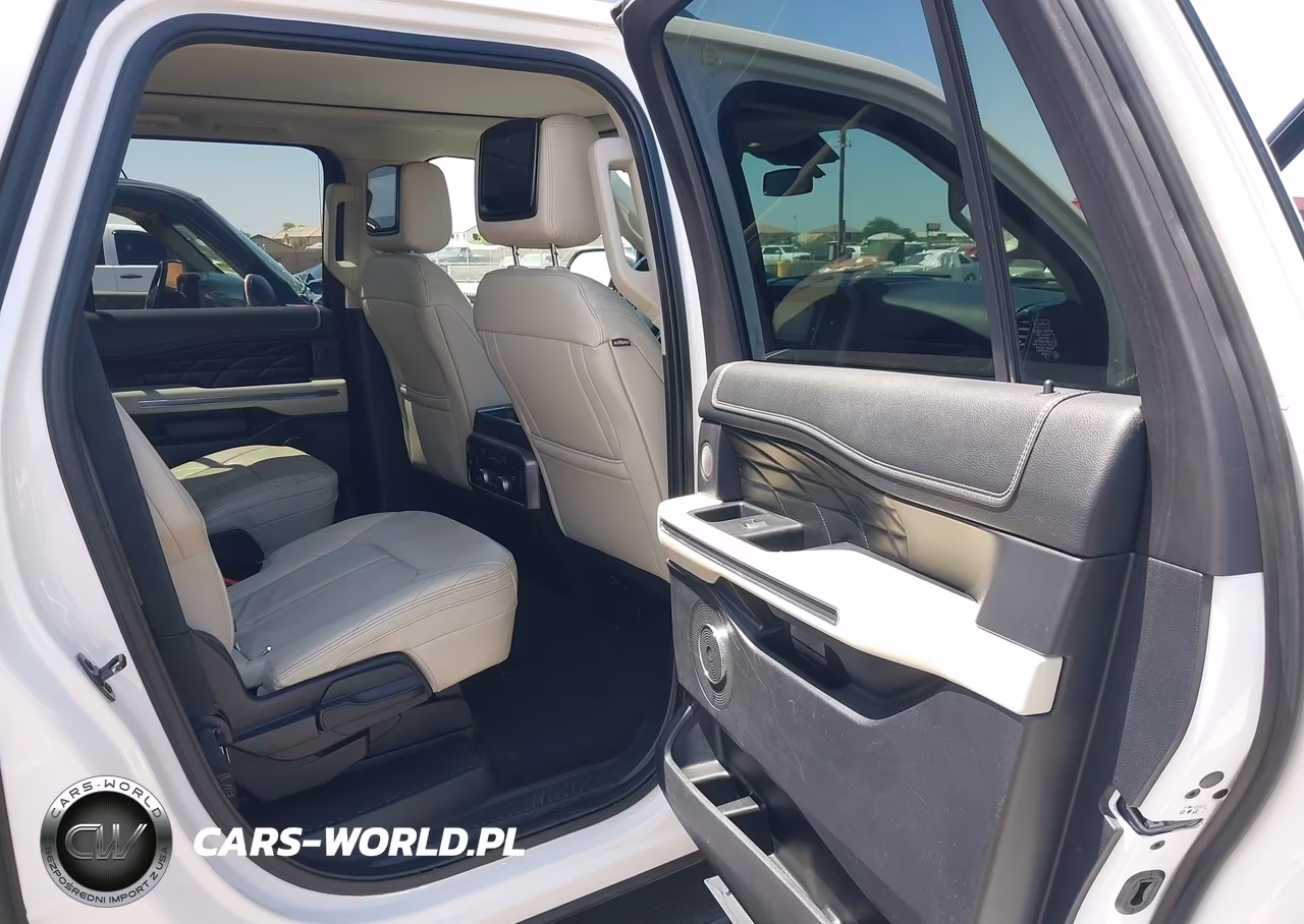 2018 Ford Expedition Max Platinum VIN:1FMJK1MT4JEA61246 - 8