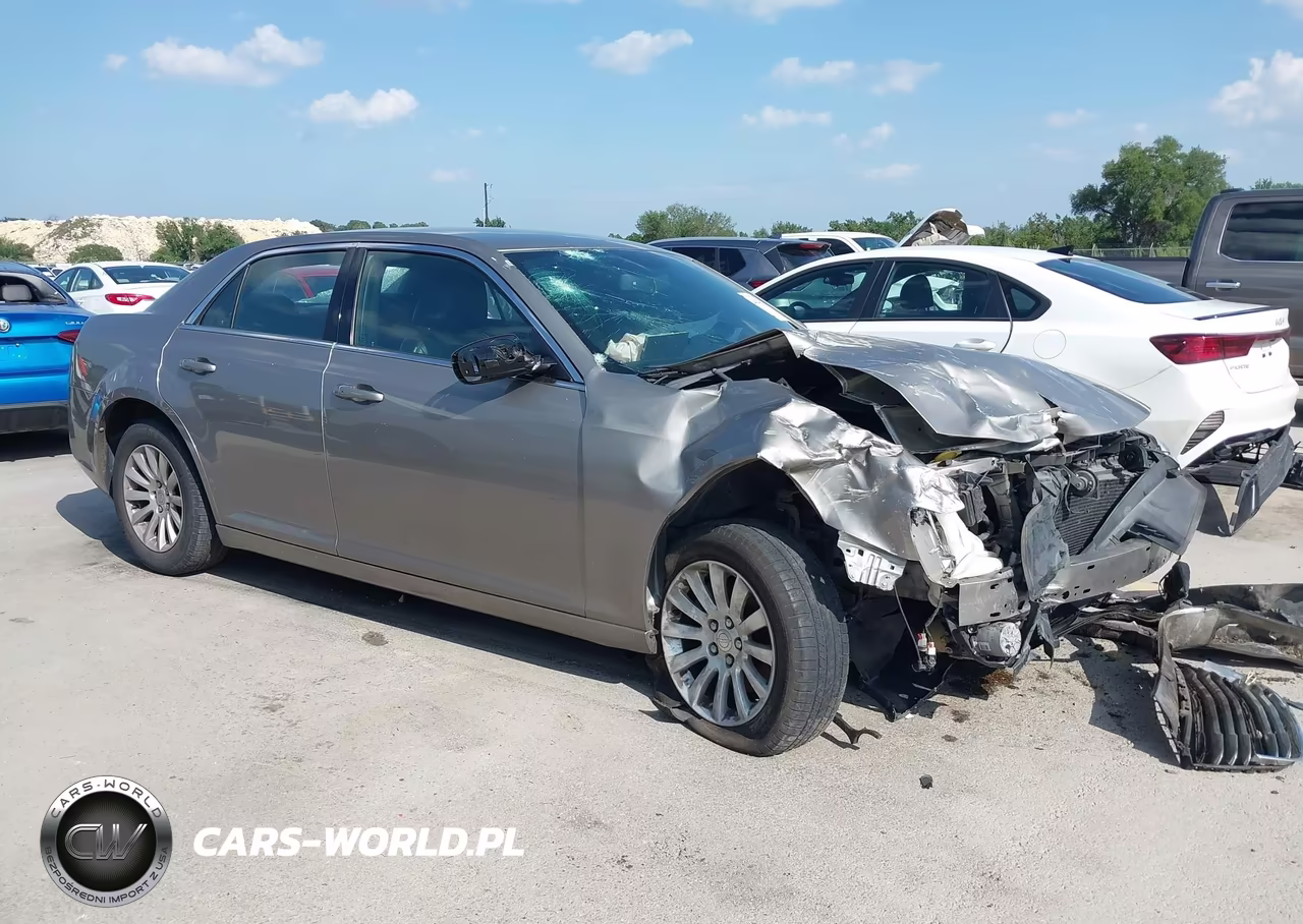2014 Chrysler 300 – zdjęcie 1 z 17
