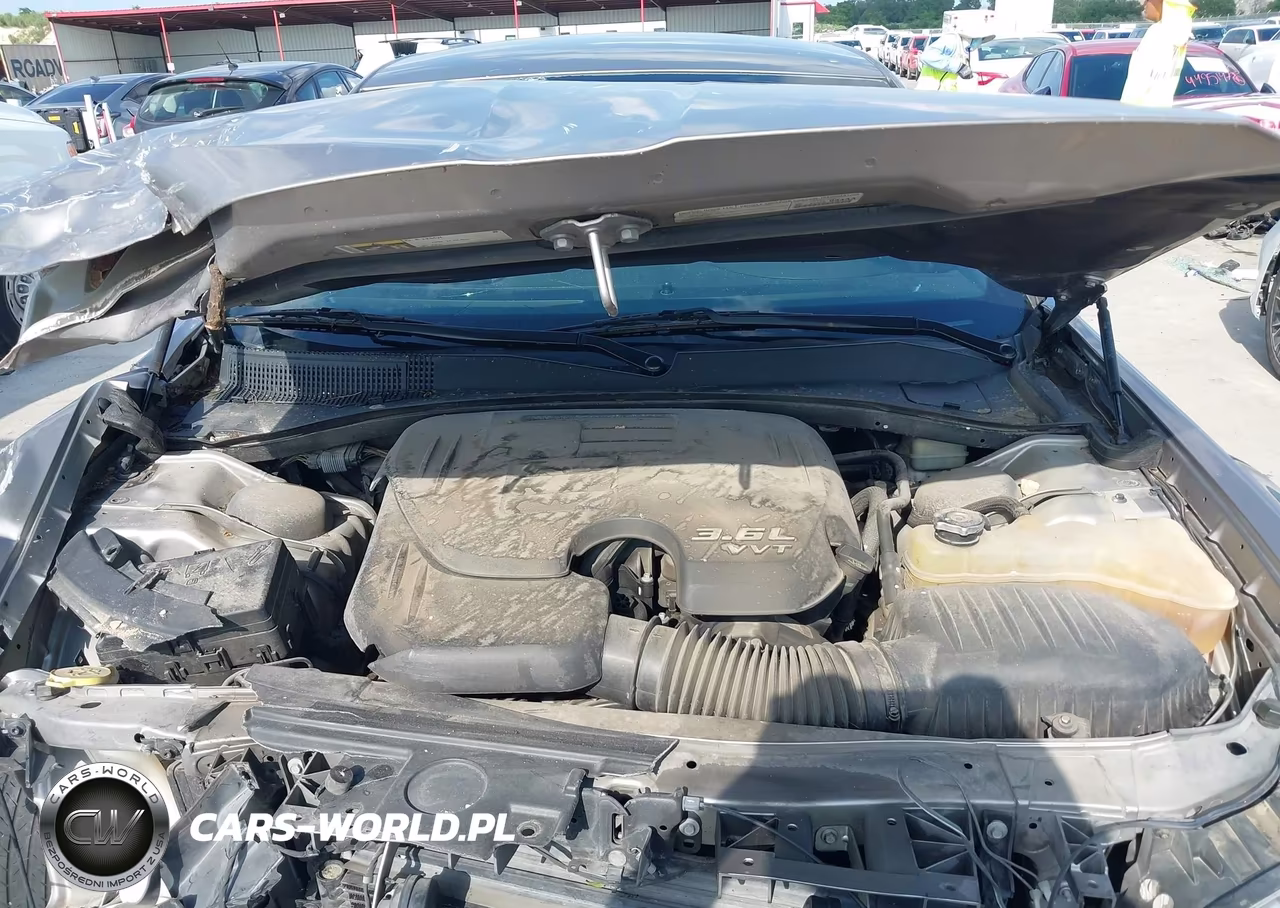 2014 Chrysler 300 VIN:2C3CCAAG9EH340499 - 10
