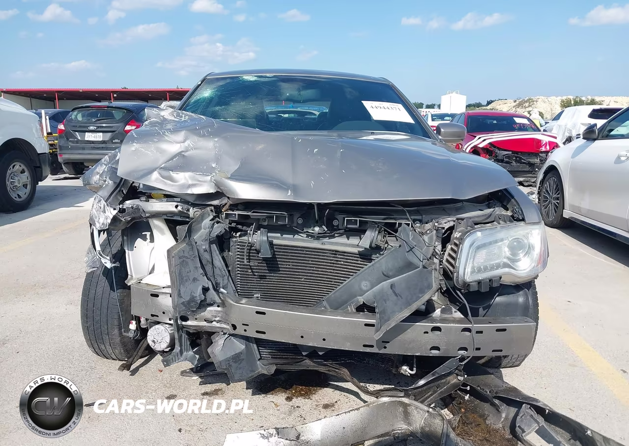 2014 Chrysler 300 VIN:2C3CCAAG9EH340499 - 13