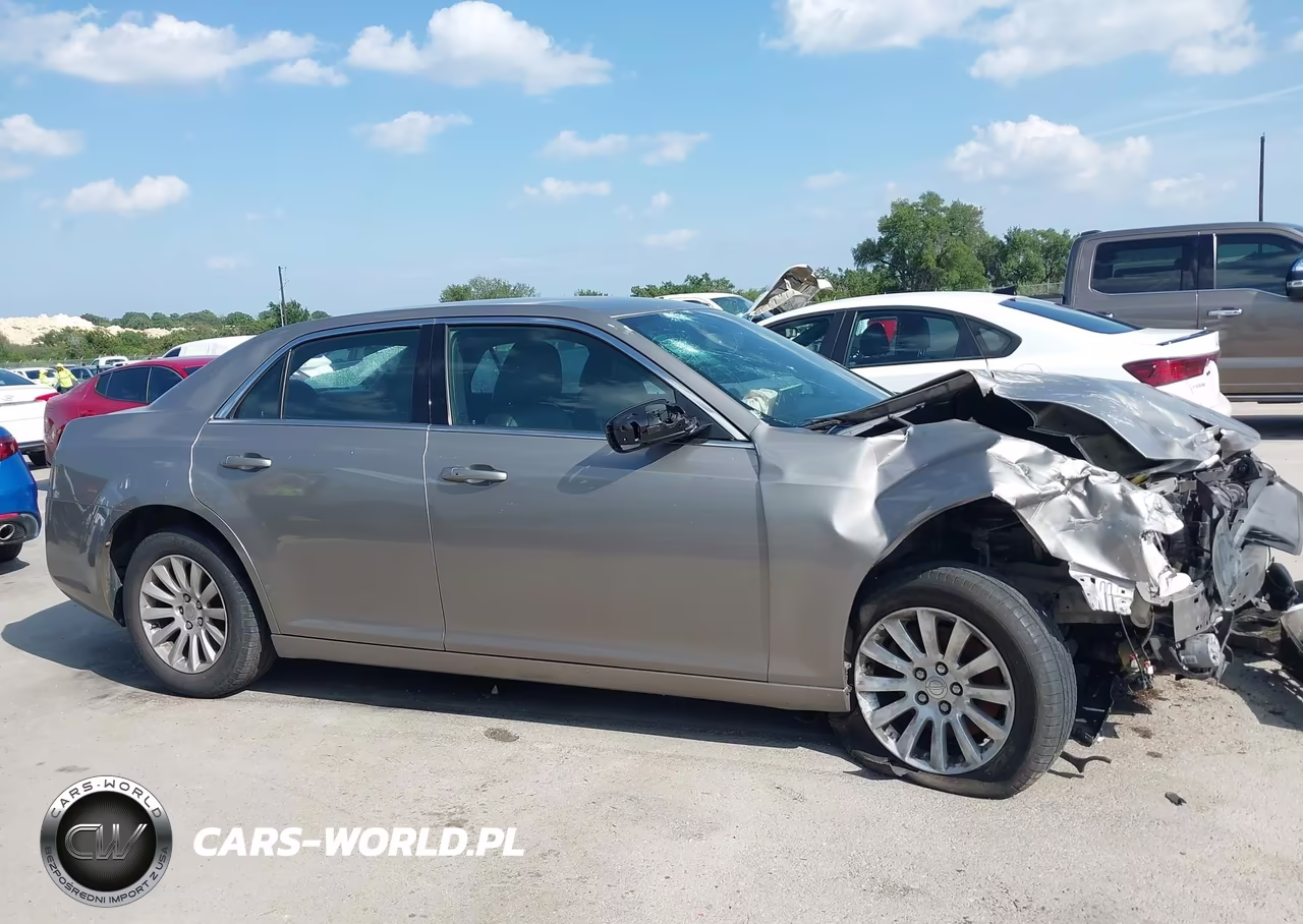 2014 Chrysler 300 VIN:2C3CCAAG9EH340499 - 14