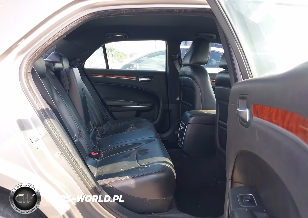 2014 Chrysler 300 VIN:2C3CCAAG9EH340499 - 8