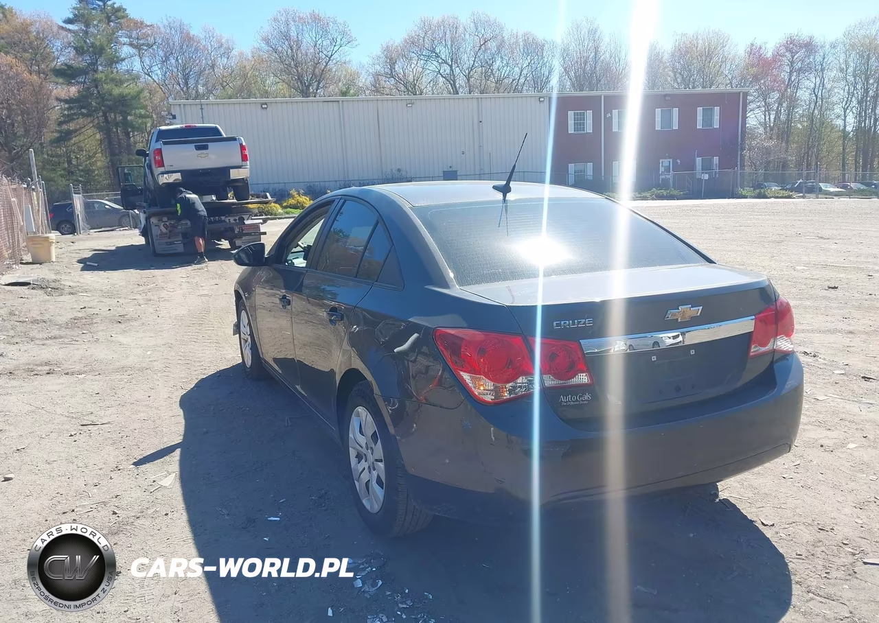 2014 Chevrolet Cruze Ls Auto VIN:1G1PA5SG6E7487943 - 3