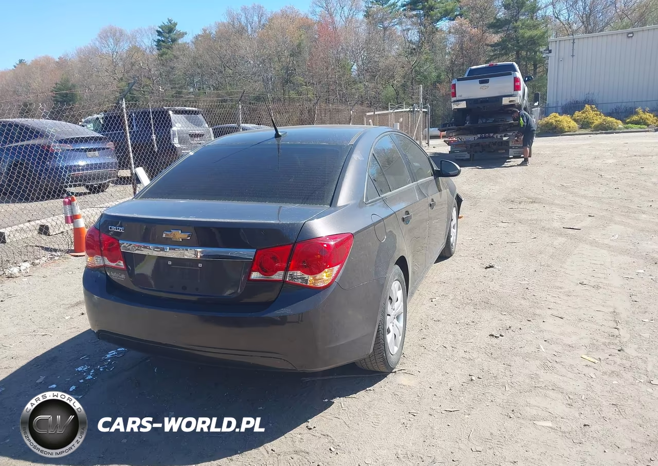 2014 Chevrolet Cruze Ls Auto VIN:1G1PA5SG6E7487943 - 4