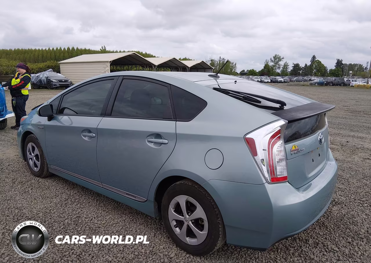 2015 Toyota Prius Three VIN:JTDKN3DU1F1940870 - 3