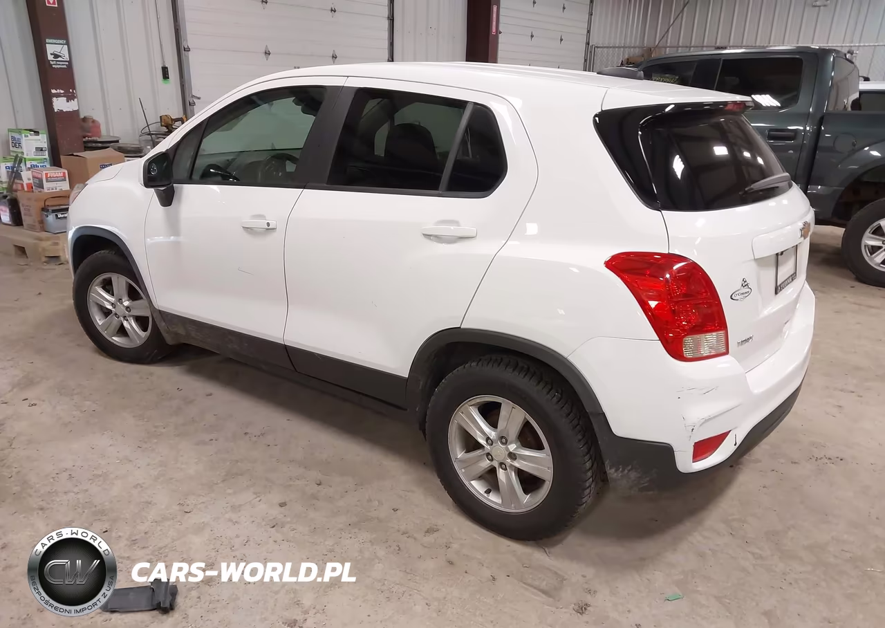 2019 Chevrolet Trax Ls VIN:3GNCJKSB5KL355960 - 3