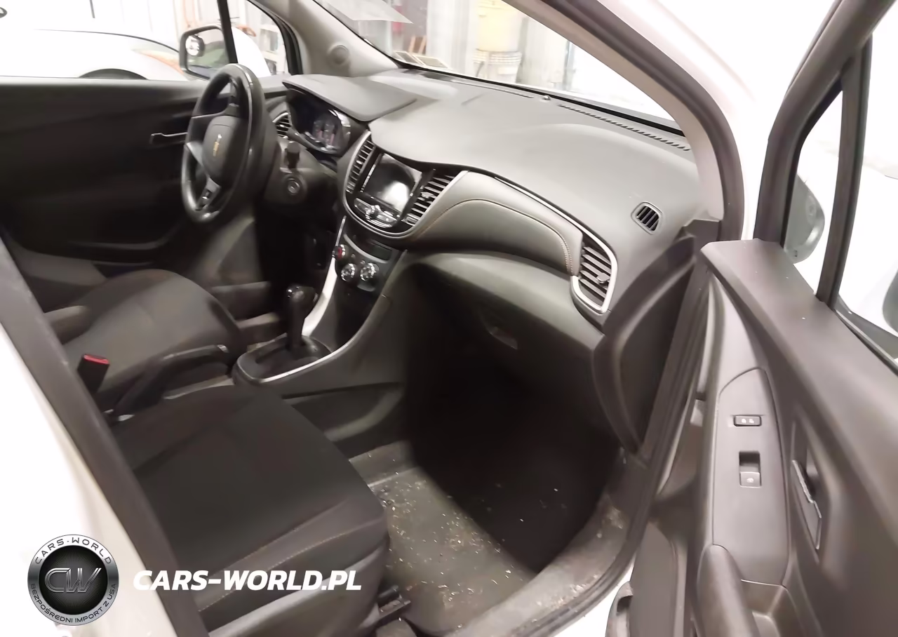 2019 Chevrolet Trax Ls VIN:3GNCJKSB5KL355960 - 5