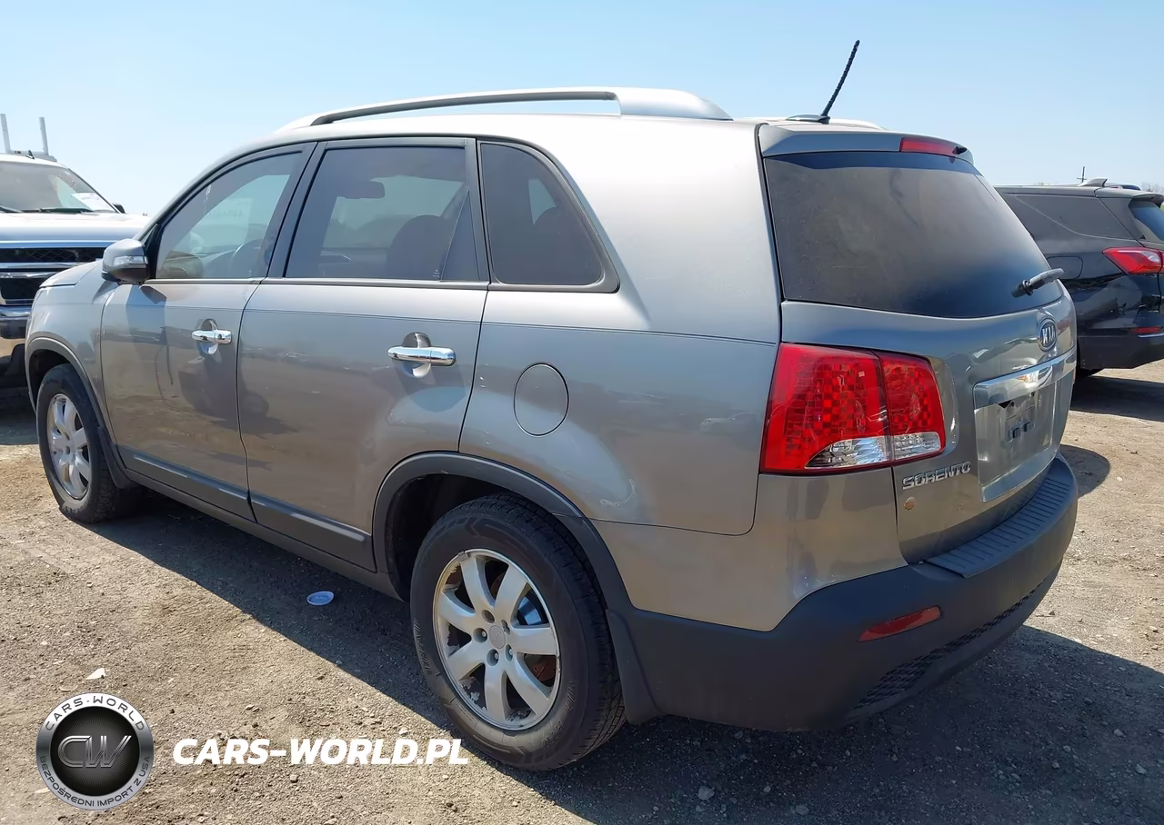 2013 Kia Sorento Lx VIN:5XYKT3A60DG415548 - 3