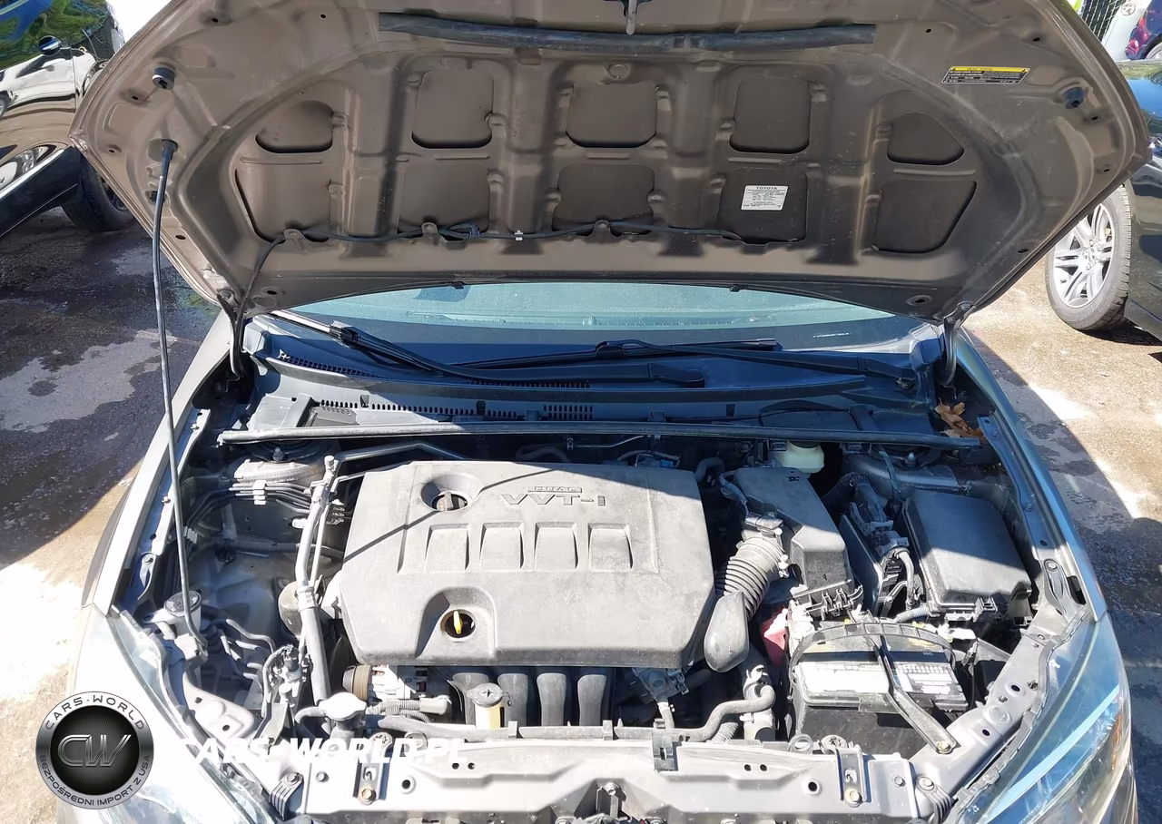2017 Toyota Corolla Le VIN:5YFBURHE9HP736602 - 10