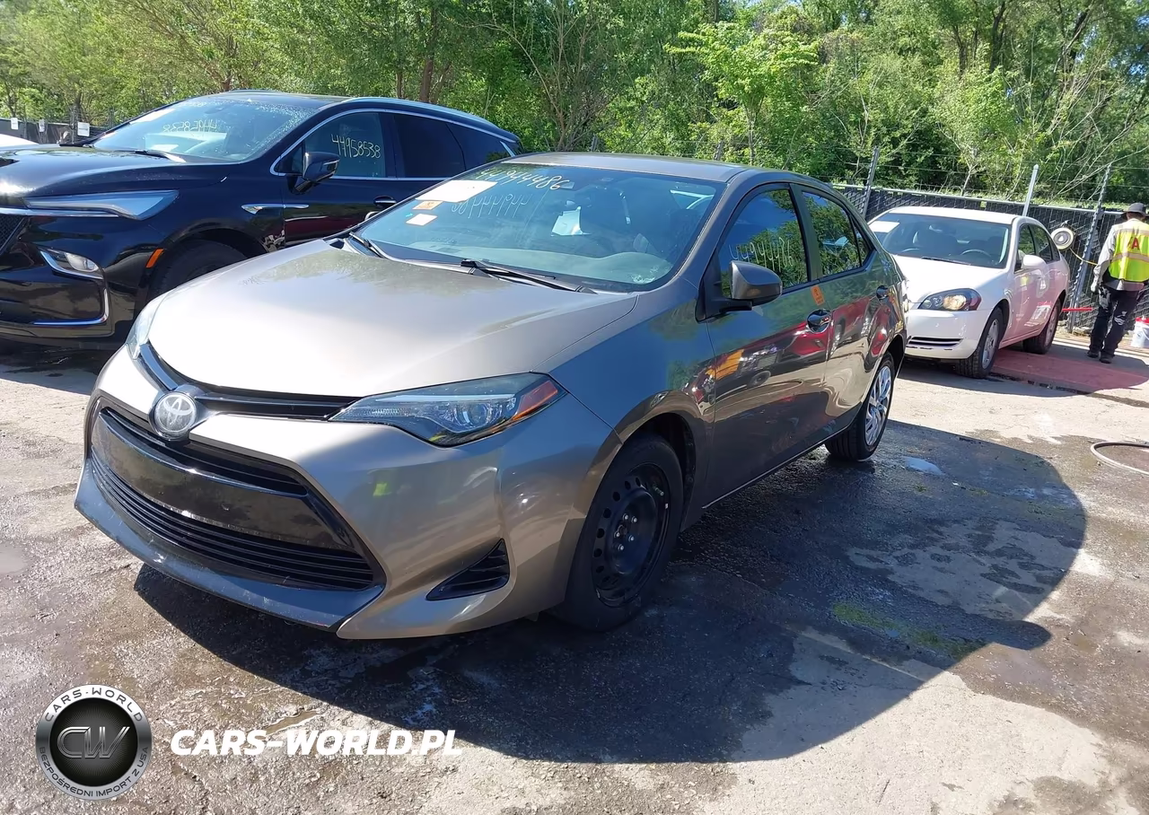 2017 Toyota Corolla Le VIN:5YFBURHE9HP736602 - 2
