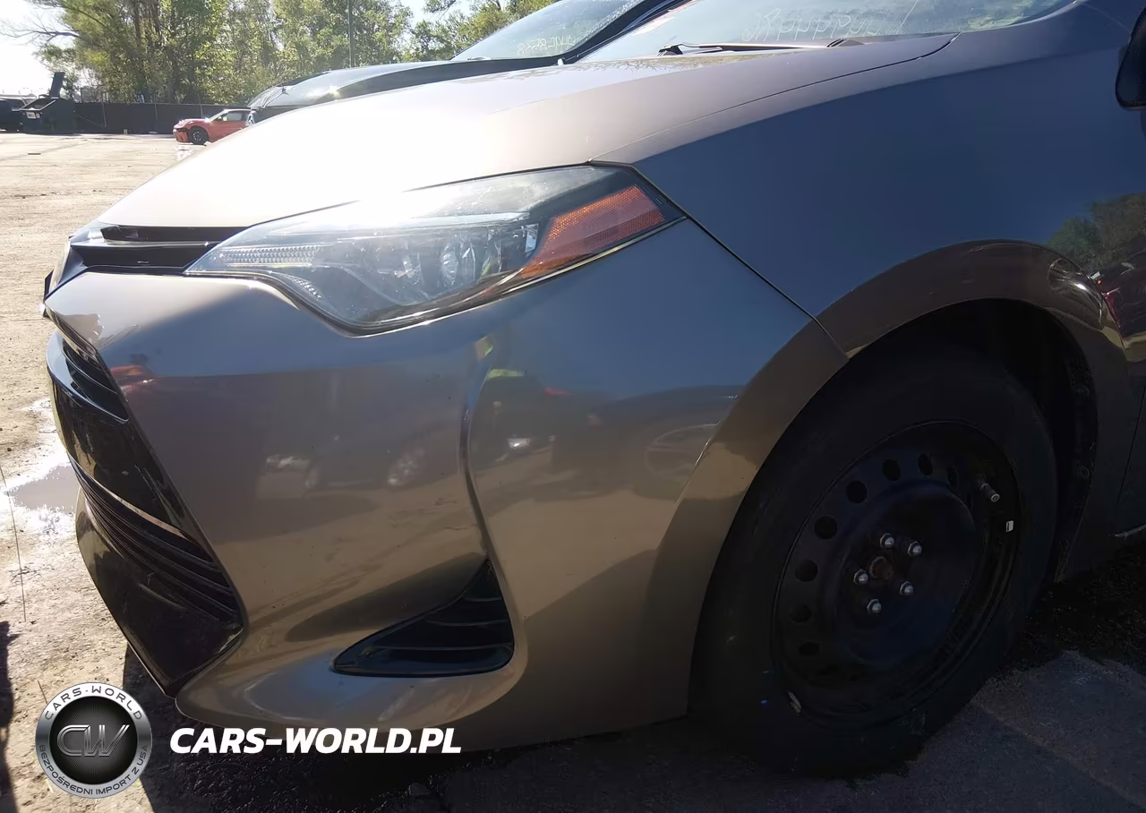 2017 Toyota Corolla Le VIN:5YFBURHE9HP736602 - 6